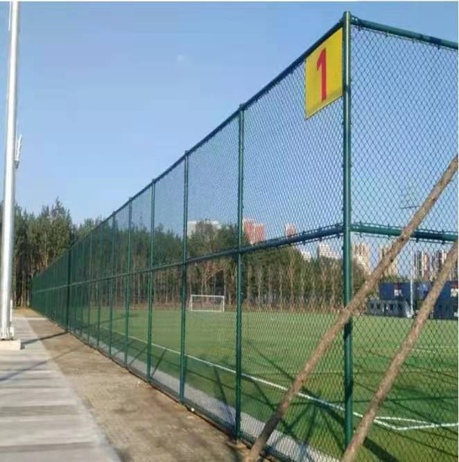 浙江体育场围栏网如何施工，球场围网生产厂家