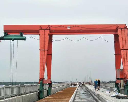 抚州YZS型200吨四梁铸造桥式起重机