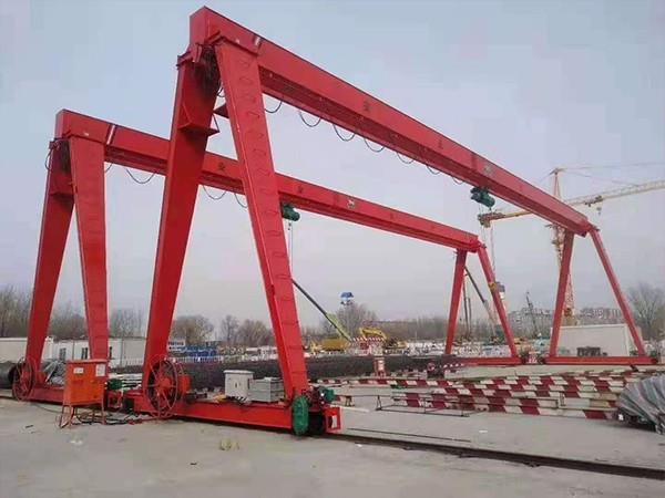 台州50/10吨21米双主梁包厢门式起重机